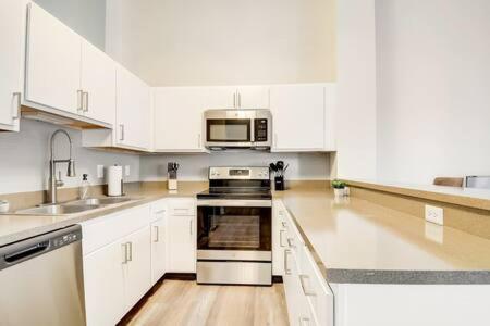 Cozysuites - 1Br With Direct Skybridge Access #1 Indianapolis Dış mekan fotoğraf