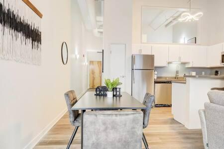 Cozysuites - 1Br With Direct Skybridge Access #1 Indianapolis Dış mekan fotoğraf